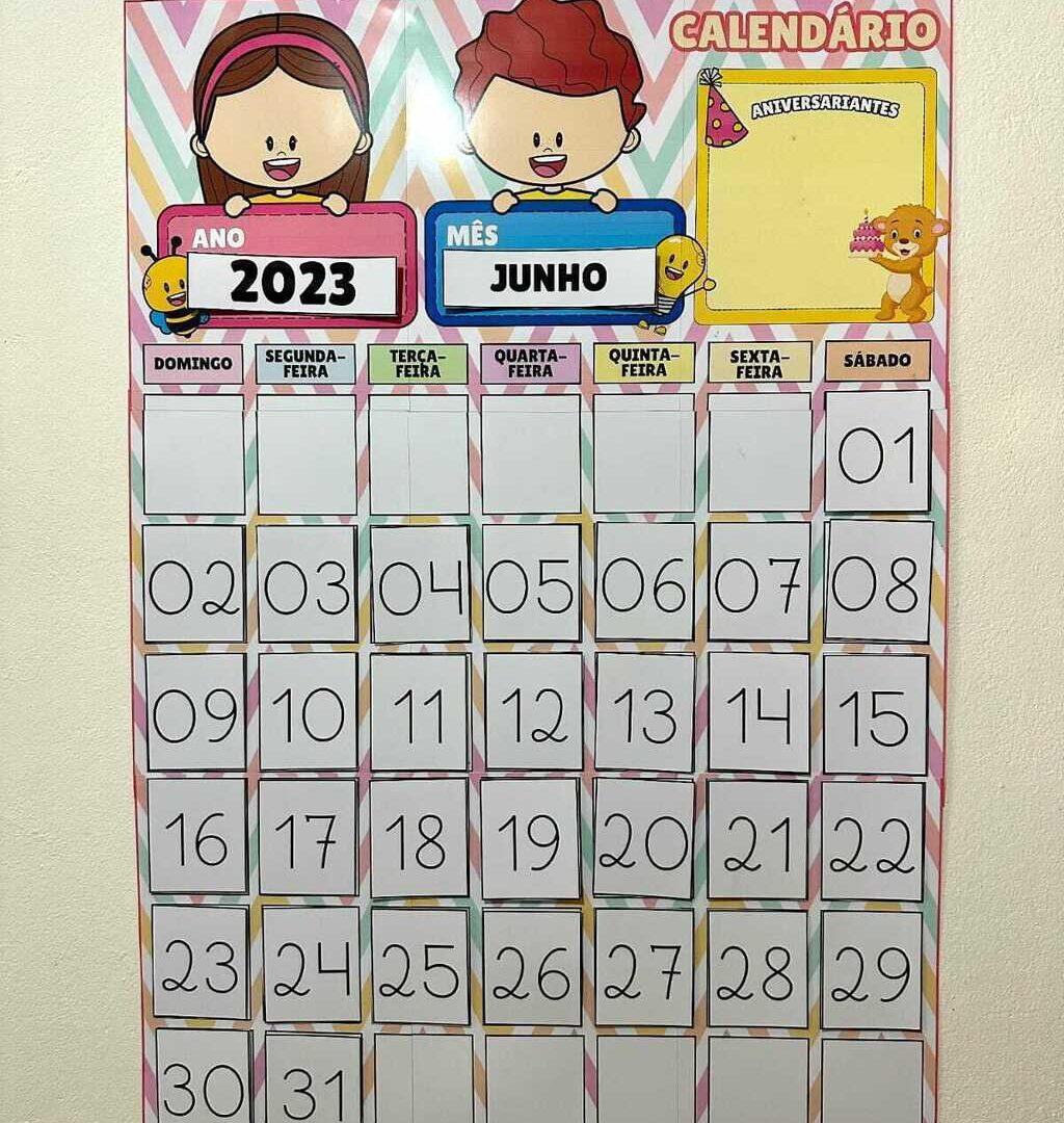 CALENDÁRIO INTERATIVO DE PAREDE