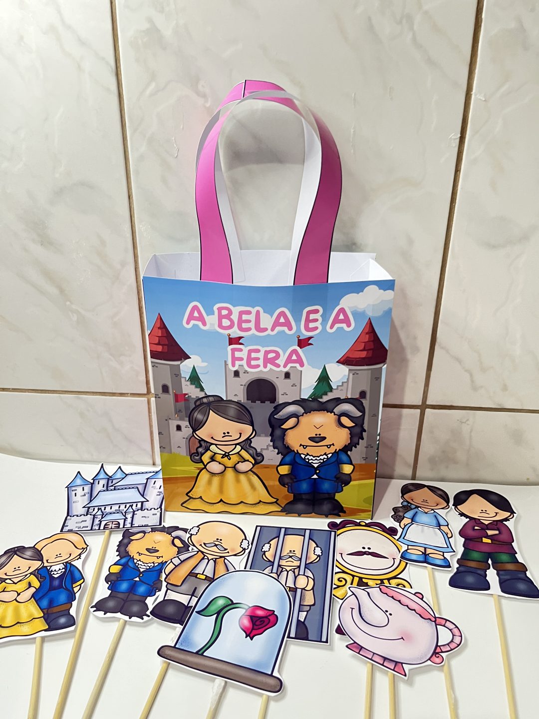 SACOLA TEATRAL: A BELA E A FERA