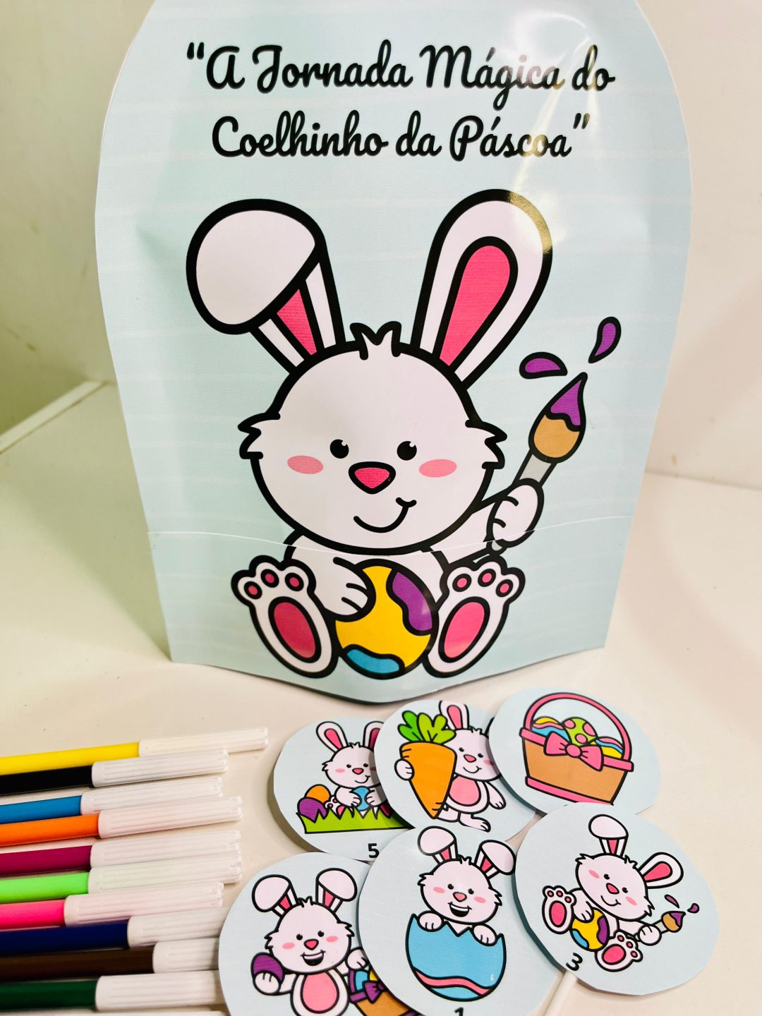 HISTÓRIA NA LUVA / LUVA PEDAGÓGICA: PÁSCOA - A JORNADA MÁGICA DO COELHINHO