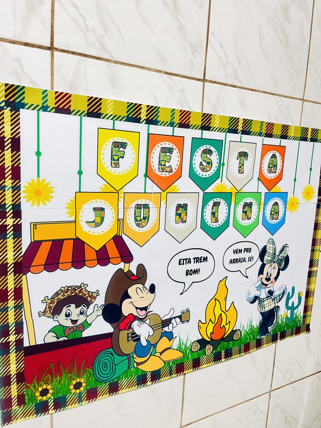 PAINEL / DECORAÇÃO JUNINO MICKEY E MINNIE – Encanto e diversão na sua festa!