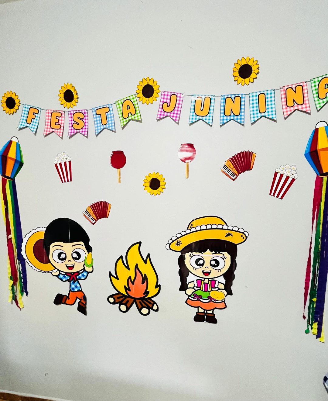 PAINEL / DECORAÇÃO: FESTA JUNINA NA ESCOLA
