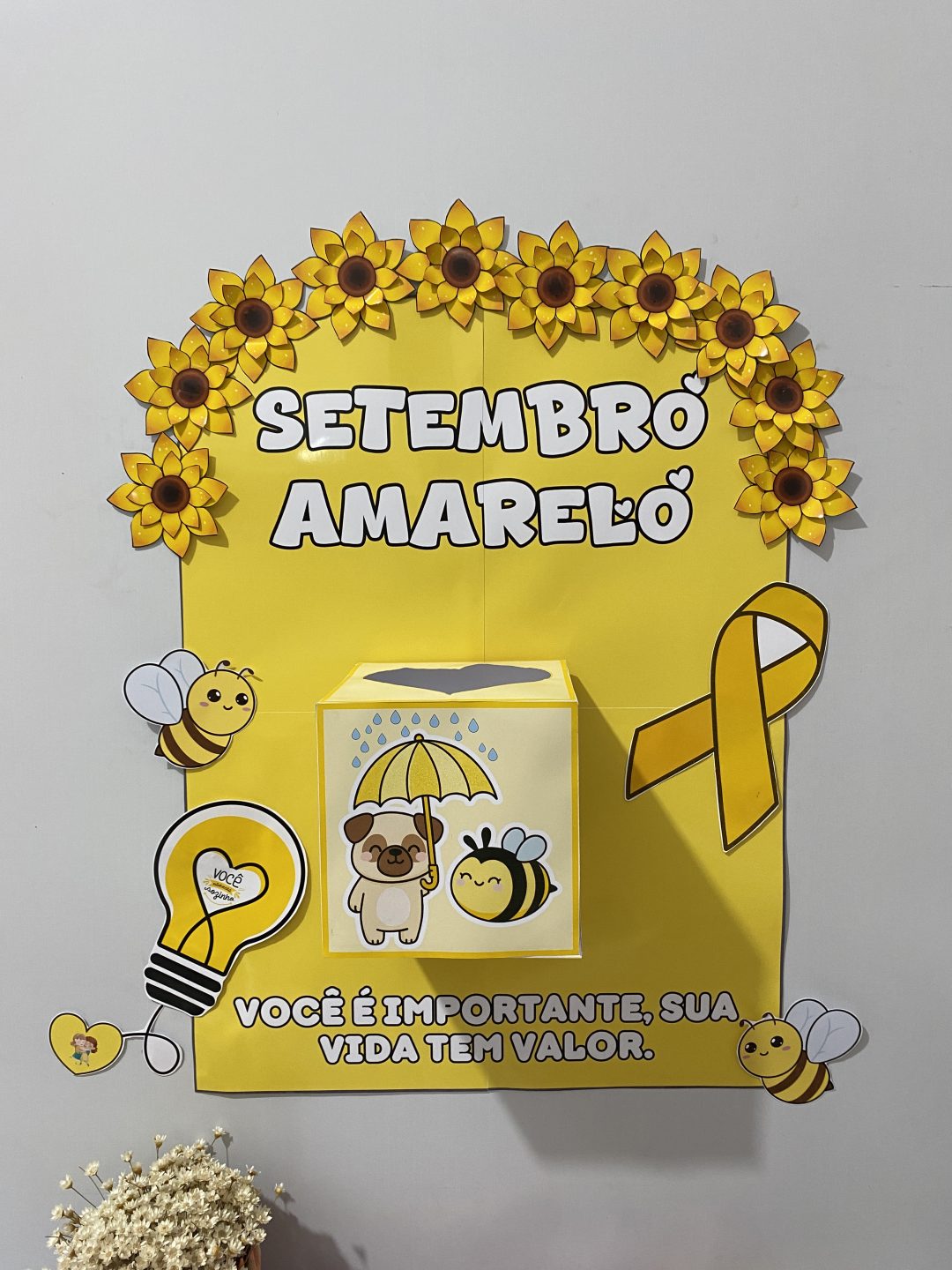 SETEMBRO AMARELO: CAIXA DE MOTIVAÇÃO / CONSCIENTIZAÇÃO NA ESCOLA