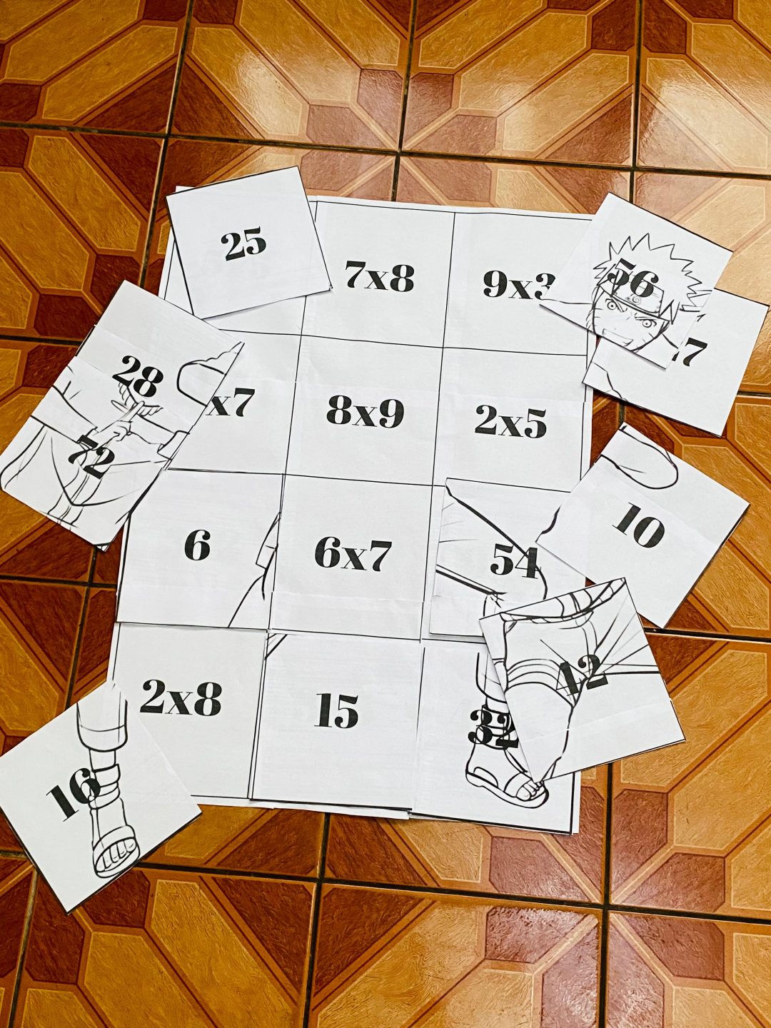 TAPETE DA MULTIPLICAÇÃO / QUEBRA-CABEÇAS GIGANTE DA MULTIPLICAÇÃO