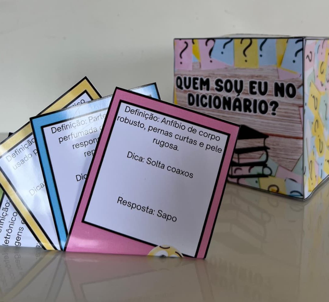 CAIXA PEDAGÓGICA: QUEM SOU EU NO DICIONÁRIO