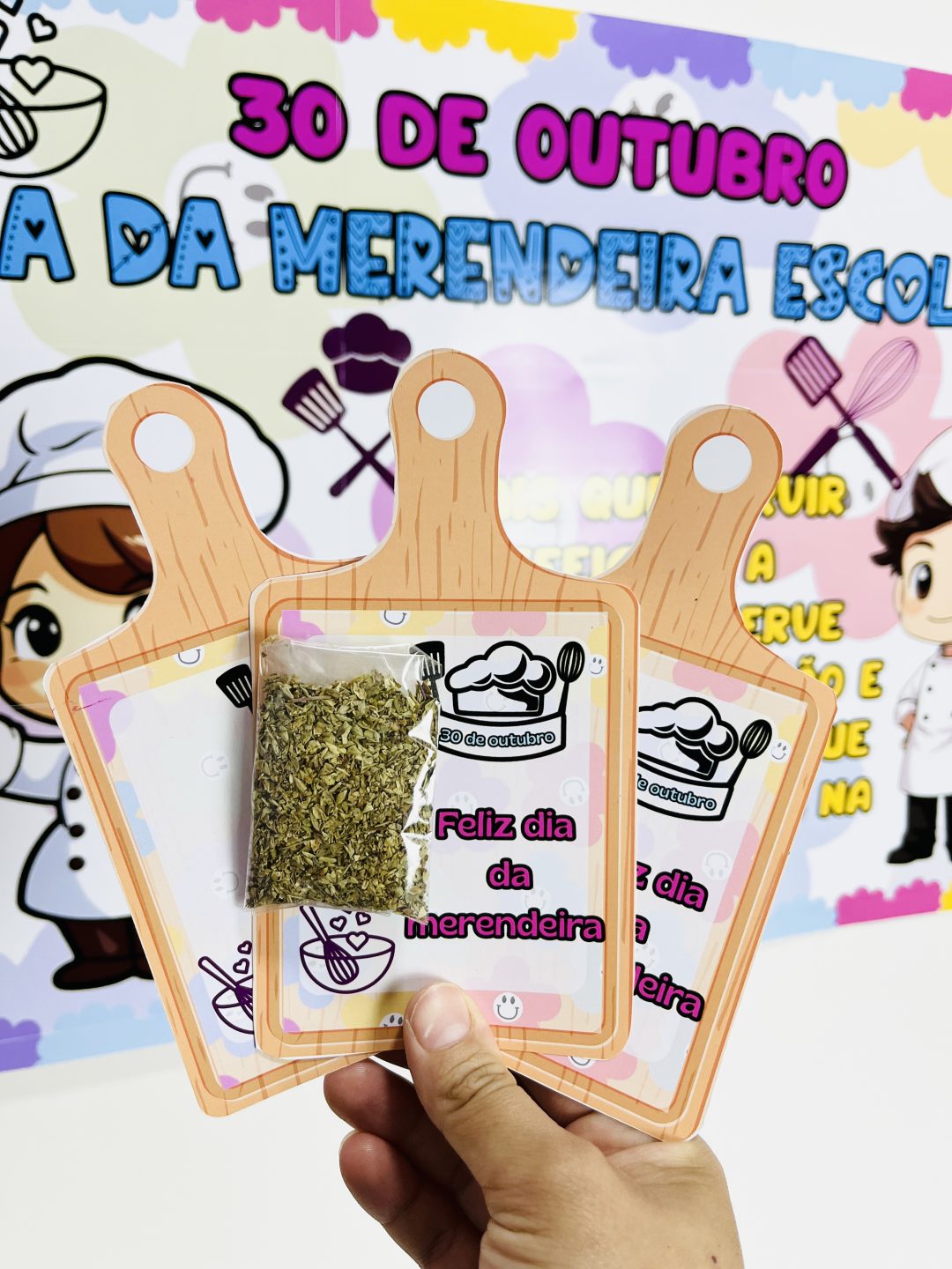DECORAÇÃO / PAINEL + LEMBRANCINHA: DIA DA MERENDEIRA - Imagem 2
