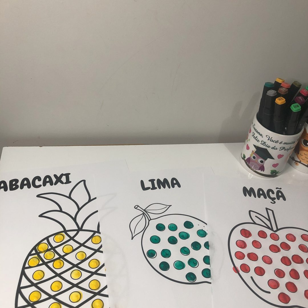PINTURA SENSORIAL: FRUTAS