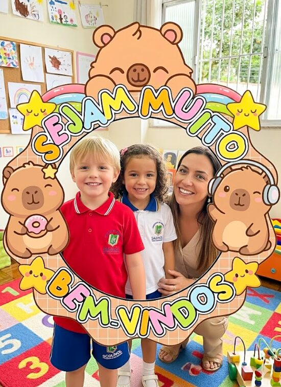 BAMBOLÊ / MOLDURA PARA FOTO: VOLTA ÀS AULAS - CAPIVARA