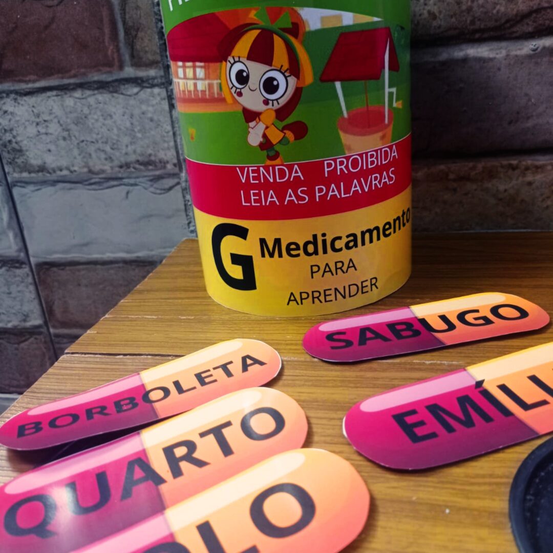 DIA DO LIVRO: LATA PÍLULAS FALANTES DA EMÍLIA